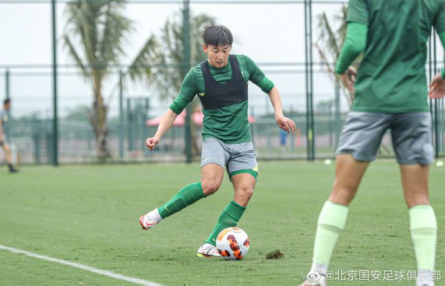双腿吊起乳夹女仆调教视频
